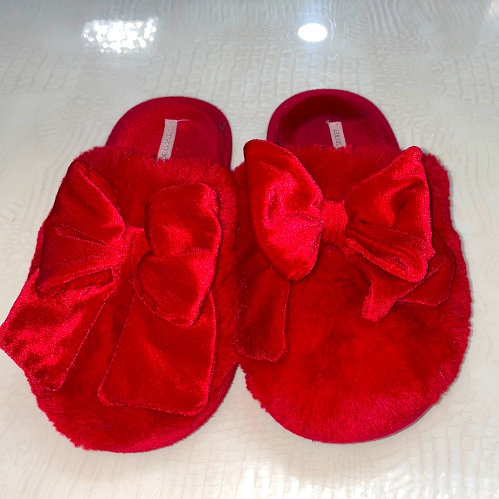 Victoria’s Secret red slippers size medium
